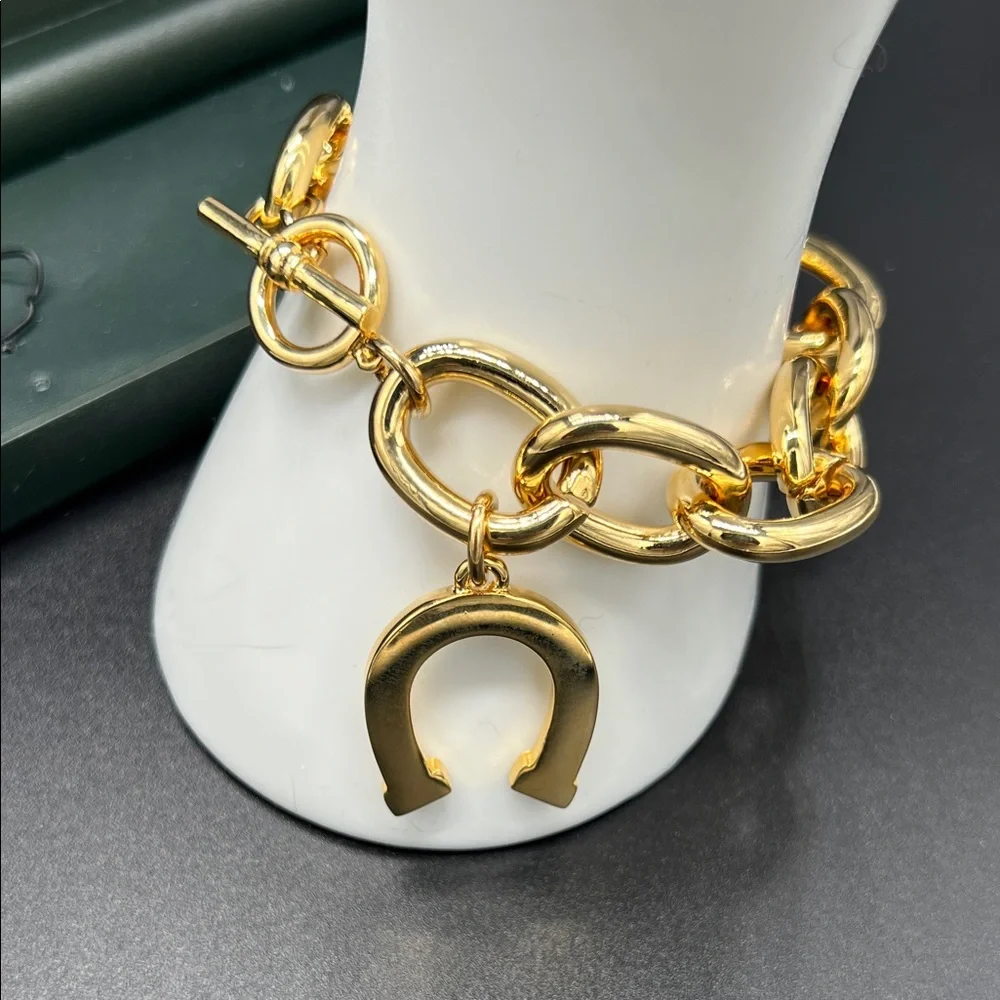 Ralph Lauren Gold Tone Horseshoe Link Toggle Bracelet 8” NEW Equestrian - Picture 4 of 8